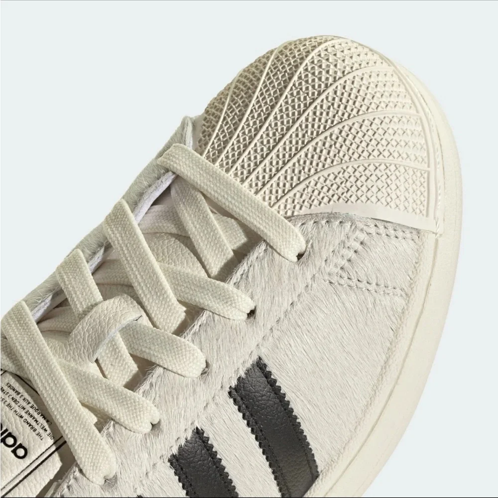 adidas Originals Superstar 2 Ponyhair JQ7418
Off White / Core Black / Off White_7
